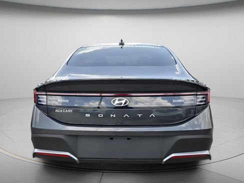 Certified 2025 Hyundai Sonata SE FWD image 6