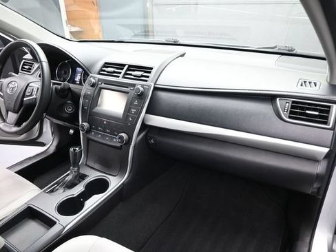 Used 2017 Toyota Camry SE FWD image 26