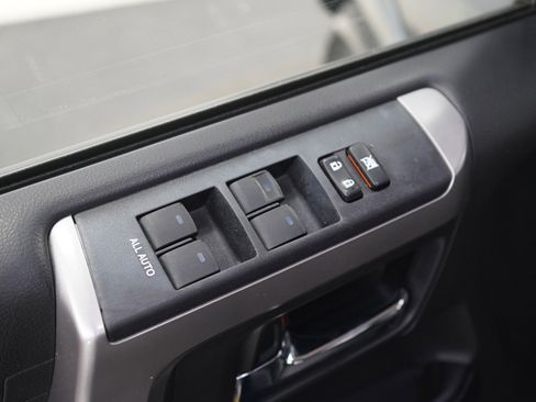 Used 2018 Toyota 4Runner SR5 image 18