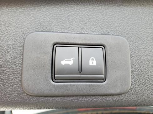 Certified 2025 Nissan Murano SV AWD/4WD image 9