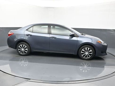 Used 2018 Toyota Corolla LE image 6