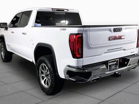 Used 2022 GMC Sierra 1500 SLT w/ SLT Convenience Package AWD/4WD image 11