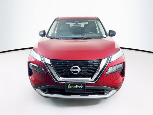 Used 2023 Nissan Rogue S image 2