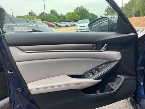 Used 2018 Honda Accord LX image 15