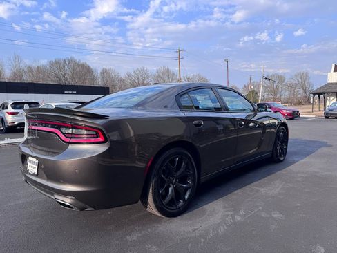 Used 2020 Dodge Charger SXT w/ Blacktop Package image 6