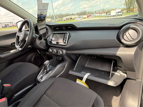 Used 2025 Nissan Kicks Play S image 12