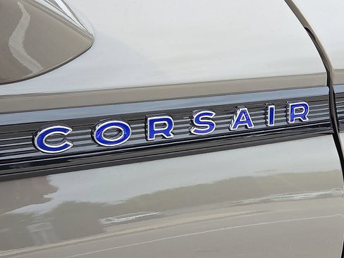 Used 2025 Lincoln Corsair Grand Touring w/ Equipment Group 301A AWD/4WD image 33