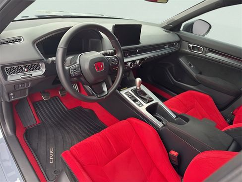 Used 2025 Honda Civic Type R image 15