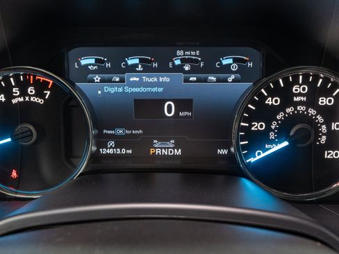Used 2019 Ford F150 Platinum w/ Equipment Group 701A Luxury AWD/4WD image 32