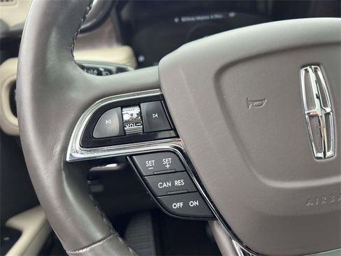 Used 2023 Lincoln Nautilus Reserve image 26