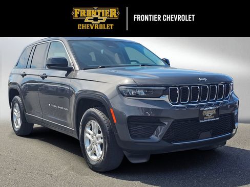 Used 2024 Jeep Grand Cherokee Laredo AWD/4WD image 1