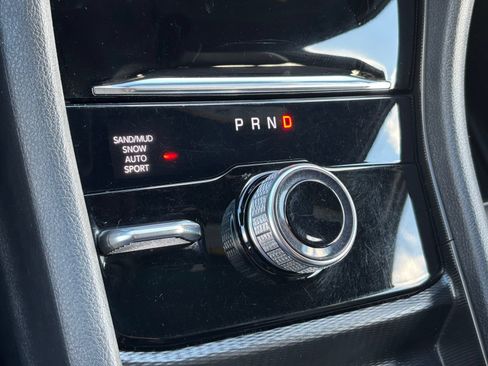 Used 2024 Jeep Grand Cherokee Limited AWD/4WD image 6