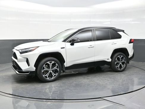 Used 2024 Toyota RAV4 XSE w/ Weather Package AWD/4WD image 3