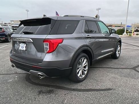 Used 2023 Ford Explorer Limited w/ Equipment Group 301A image 3