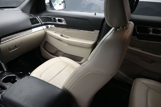 Used 2018 Ford Explorer Limited AWD/4WD image 11