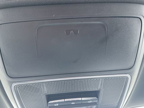 Certified 2025 GMC Acadia Denali w/ Super Cruise Package image 46