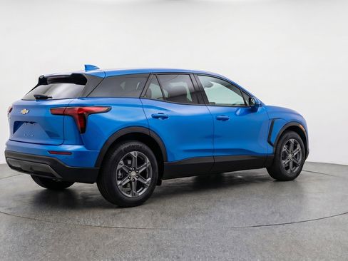 Used 2025 Chevrolet Blazer LT image 9