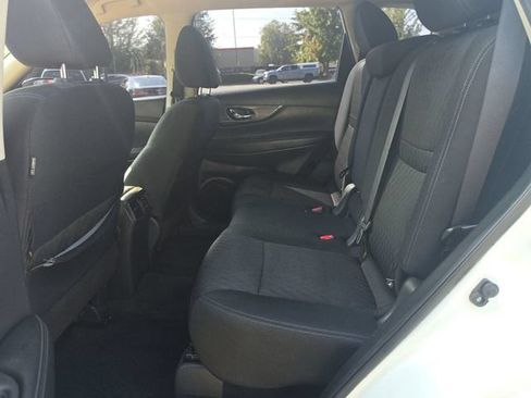 Used 2018 Nissan Rogue S FWD image 10