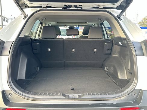 Used 2021 Toyota RAV4 XLE w/ Convenience Package image 16