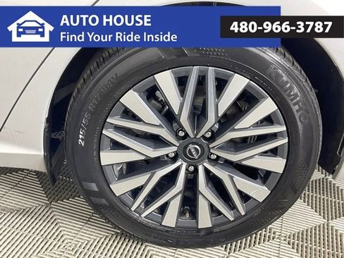 Used 2024 Nissan Altima 2.5 SV image 9