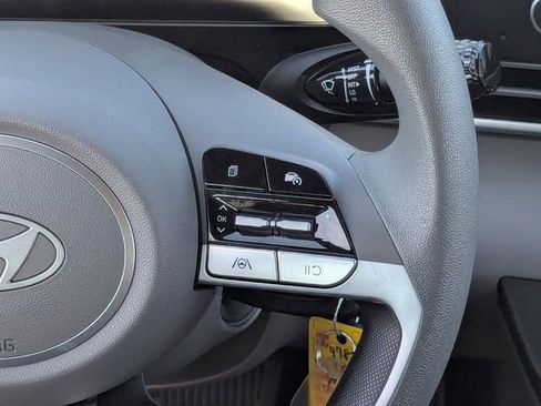 Used 2025 Hyundai Elantra SE image 20