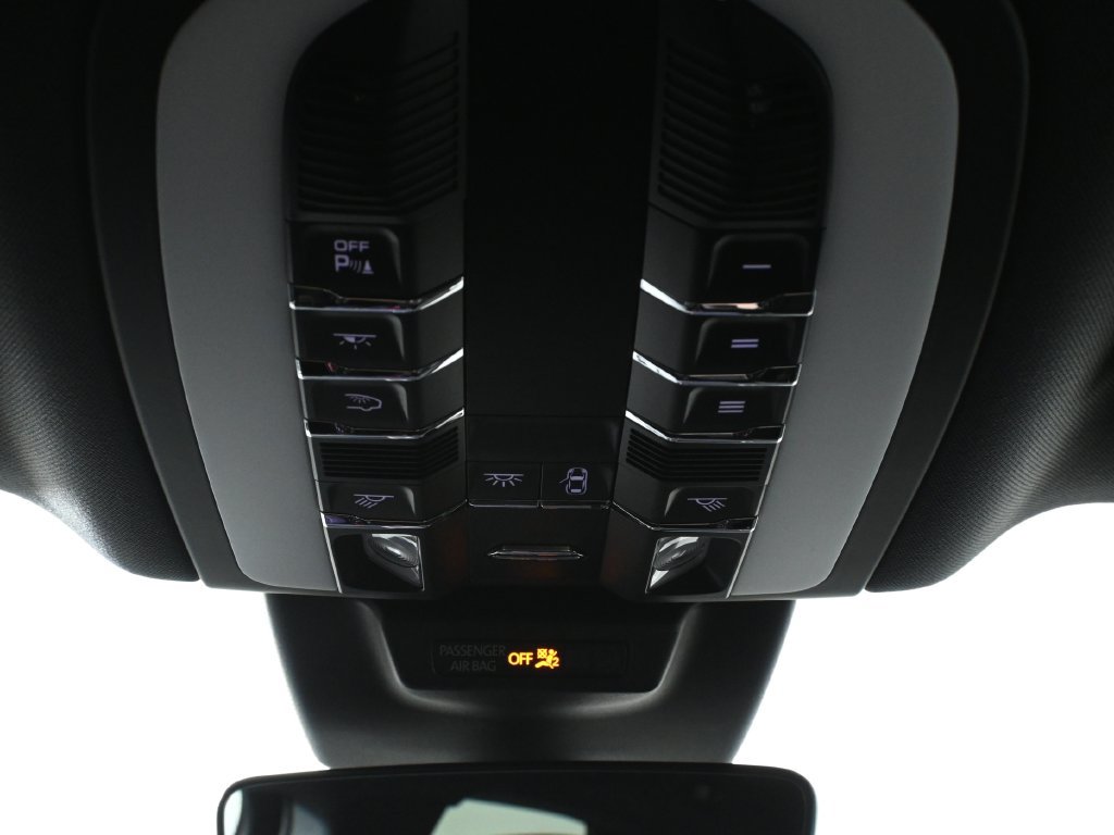 Used 2023 Porsche Macan S AWD/4WD image 20