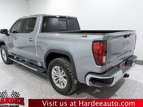Used 2024 GMC Sierra 1500 SLE w/ Preferred Package image 3