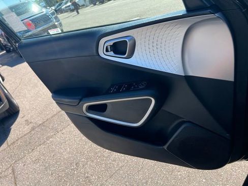Used 2020 Kia Soul LX FWD image 14