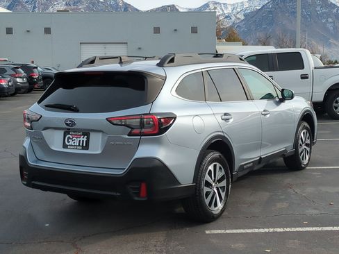 Used 2022 Subaru Outback Premium image 3