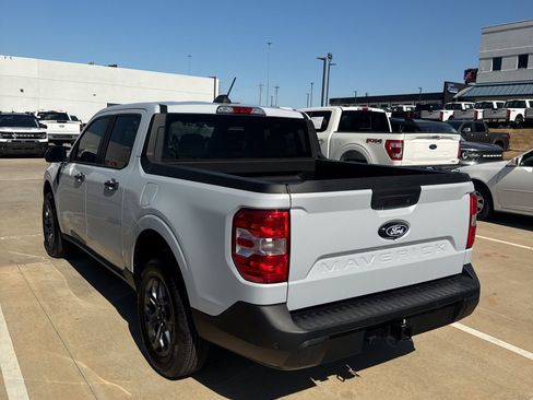 Used 2025 Ford Maverick XLT w/ Equipment Group 302A image 4