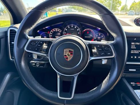 Used 2019 Porsche Cayenne AWD/4WD image 17