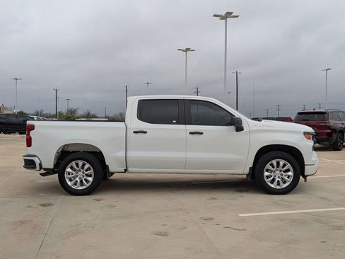 Used 2024 Chevrolet Silverado 1500 Custom image 2