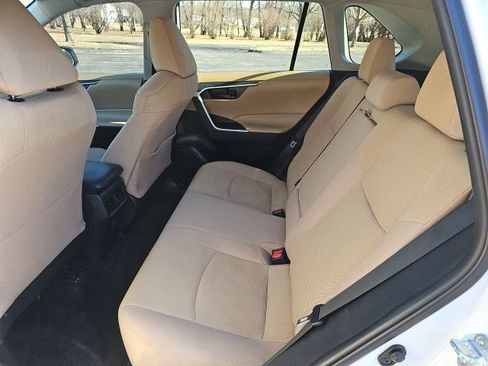 Used 2022 Toyota RAV4 LE image 18