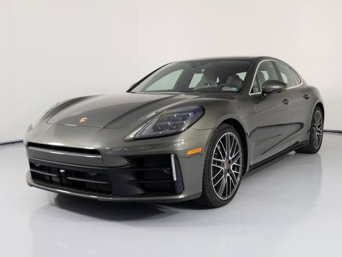 New 2026 Porsche Panamera 4 image 1