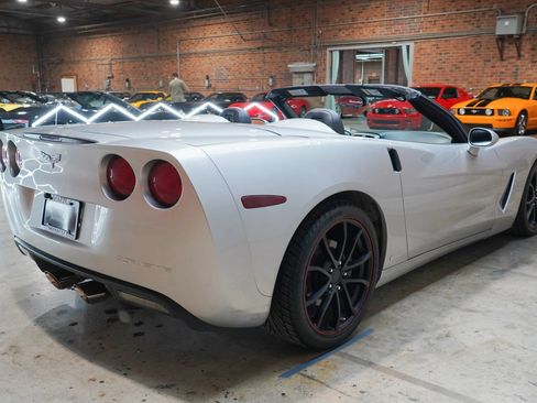 Used 2006 Chevrolet Corvette Convertible w/ Preferred Equipment Group RWD image 38