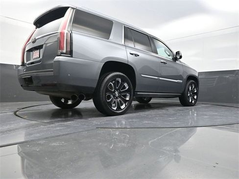 Used 2019 Cadillac Escalade Platinum image 33