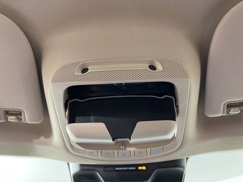 Used 2024 Ford Expedition XLT image 37