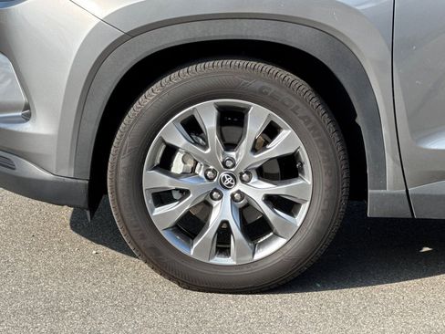 Used 2025 Toyota Grand Highlander AWD image 27