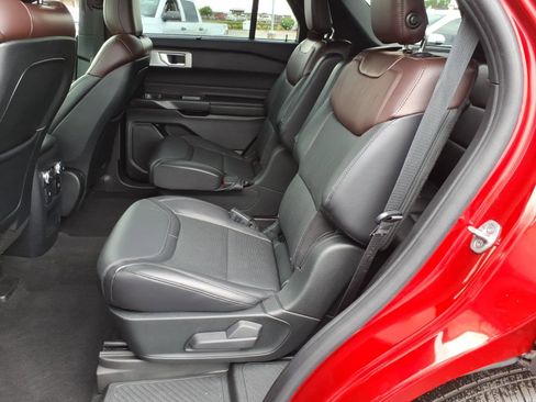 Used 2020 Ford Explorer Platinum w/ Premium Technology Package AWD/4WD image 9