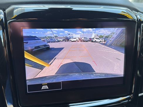 Used 2023 Chevrolet Traverse LT AWD/4WD image 36