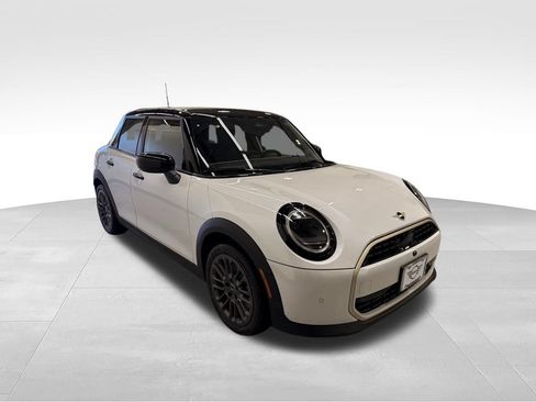 Used 2026 MINI Cooper 4-Door Hardtop FWD image 7