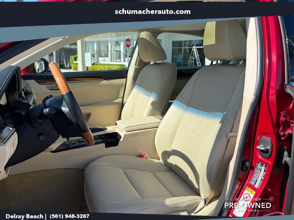 Used 2014 Lexus ES 300h w/ Premium Package w/Bamboo Trim FWD image 10