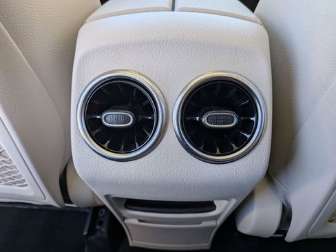 Used 2022 Mercedes-Benz GLA 250 4MATIC image 22