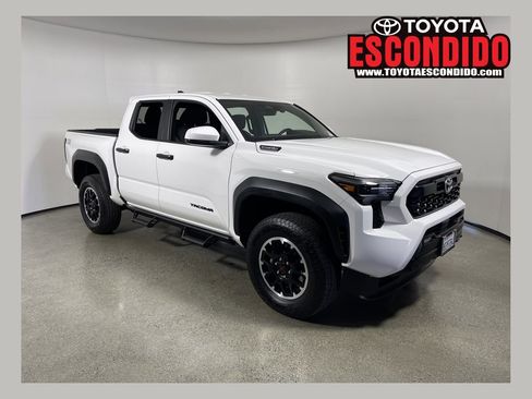Used 2025 Toyota Tacoma TRD Off-Road AWD/4WD image 1
