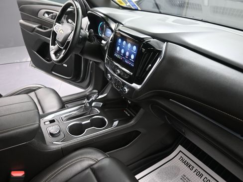 Used 2023 Chevrolet Traverse LT w/ LT Premium Package image 32