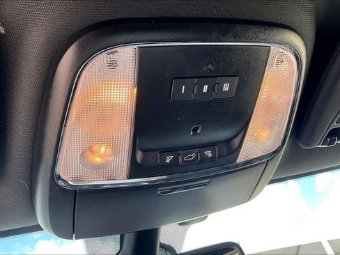 Used 2019 Jeep Grand Cherokee Altitude image 32