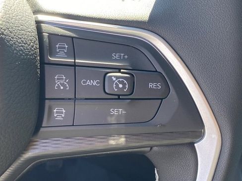 New 2025 Jeep Grand Cherokee L Laredo w/ Luxury Tech Group I image 18