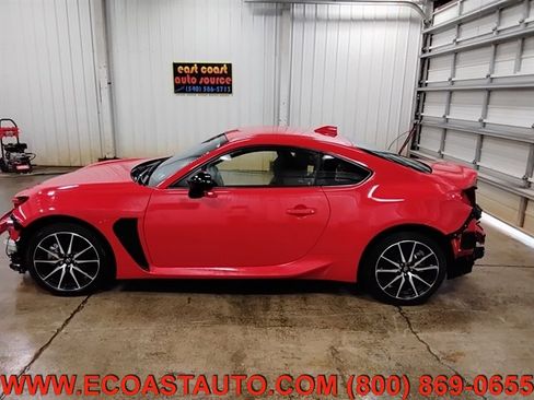 Used 2023 Toyota GR86 w/ ALL Weather Mat Package (TMS) image 5