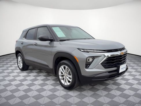Certified 2026 Chevrolet TrailBlazer LS w/ LS Convenience Package FWD image 7