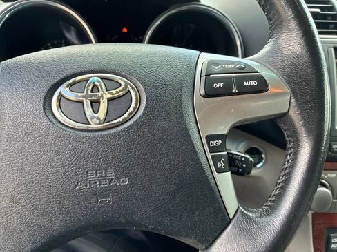 Used 2012 Toyota Highlander Limited w/ Tow Pkg FWD image 24
